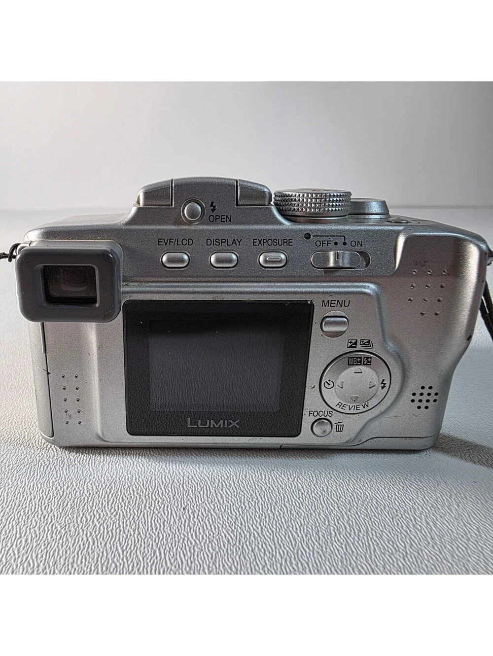Panasonic LUMIX DMC-FZ3 3.0MP Digital Camera Silver Includes Battery